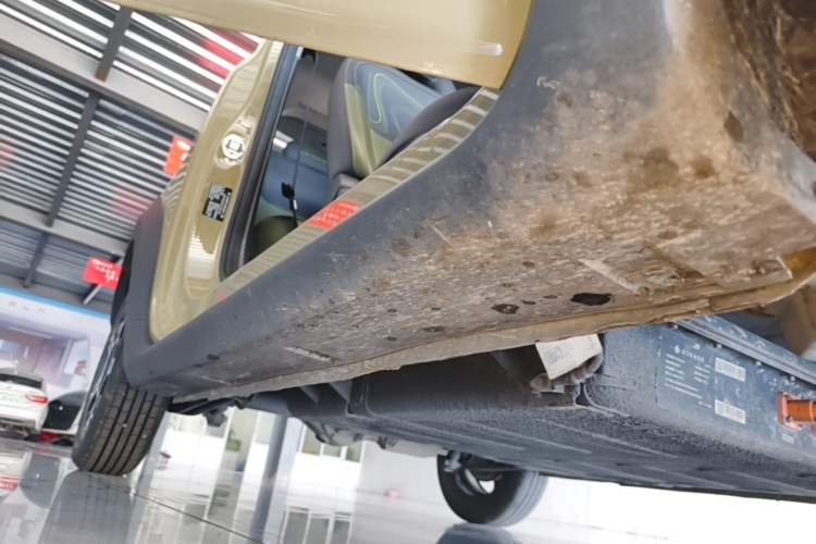 Used Geely Galaxy Panda 2024 200km Panda Rider Right Side Sill