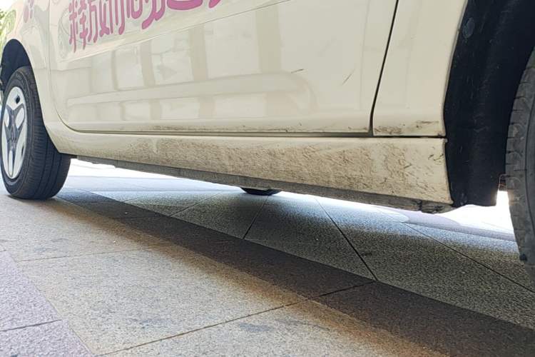 Used Geely Galaxy Panda 2024 Panda Mini 200km Endurance Bear Right Side Sill