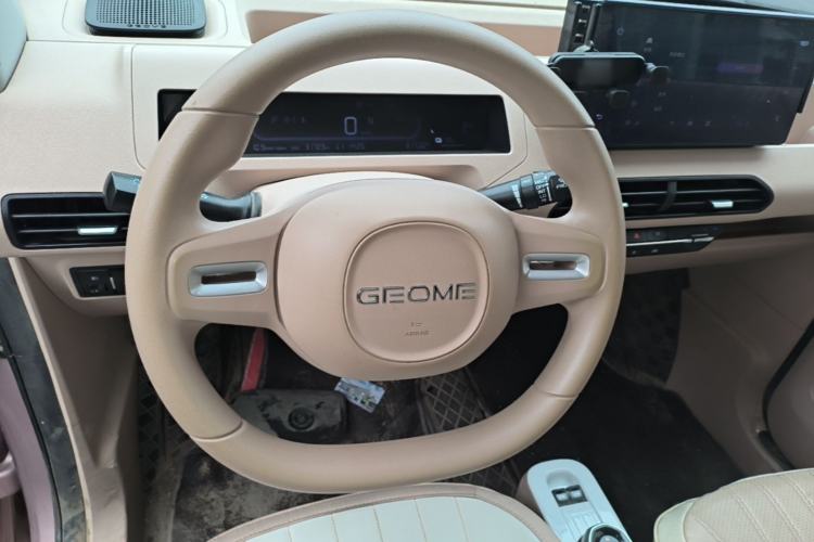 Used Geely Galaxy Panda 2024 Panda Mini 200km Endurance Bear Steering Wheel