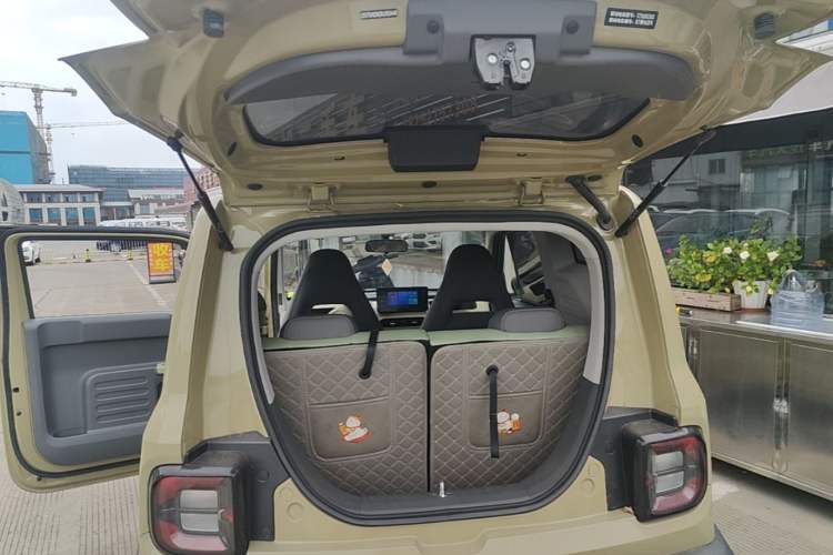 Used Geely Galaxy Panda 2024 200km Panda Rider Trunk