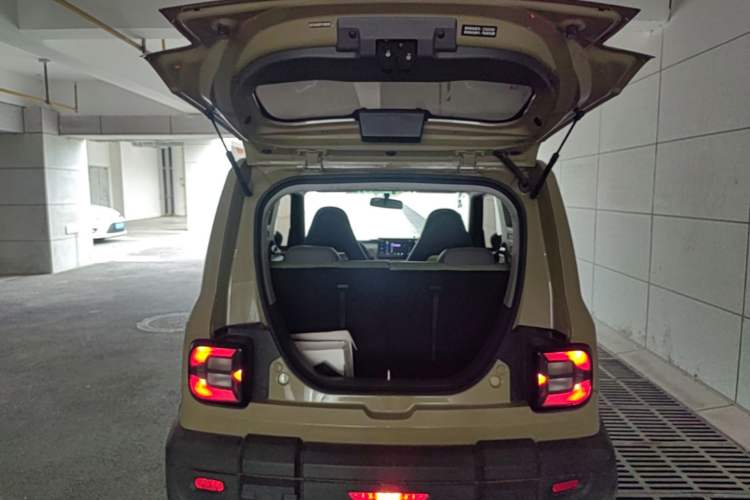 Used Geely Galaxy Panda 2024 200km Panda Rider Trunk