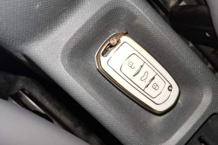 Used Geely Galaxy Panda 2024 200km Panda Rider Vehicle Key