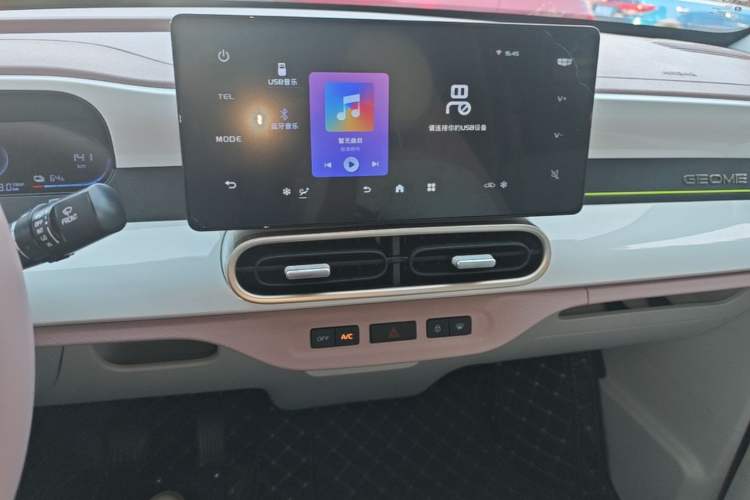 Used Geely Galaxy Panda 2025 210 km – Yuanqi Bear Audio And AC Panel