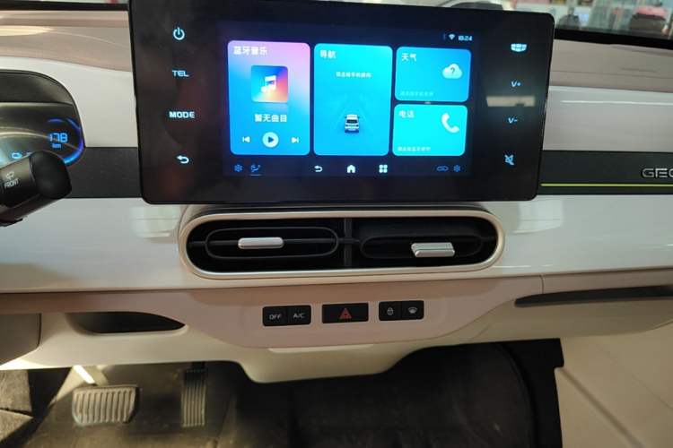 Used Geely Galaxy Panda 2025 210 km – Yuanqi Bear Audio And AC Panel