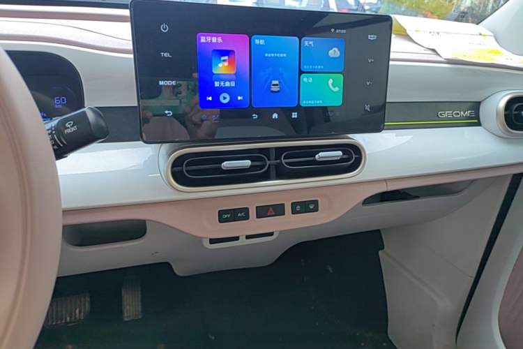 Used Geely Galaxy Panda 2025 210 km – Yuanqi Bear Audio And AC Panel
