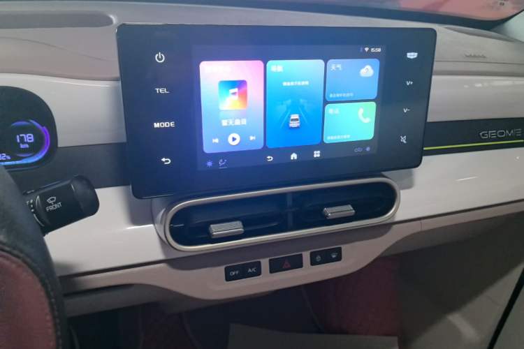 Used Geely Galaxy Panda 2025 210 km – Yuanqi Bear Audio And AC Panel