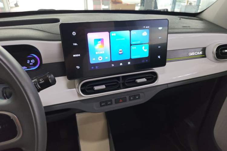Used Geely Galaxy Panda 2025 210km Panda Kart Audio And AC Panel