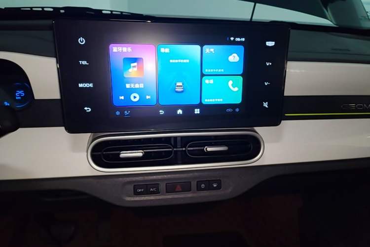 Used Geely Galaxy Panda 2025 210km Panda Kart Audio And AC Panel