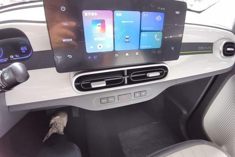 Used Geely Galaxy Panda 2025 210km Panda Kart Audio And AC Panel