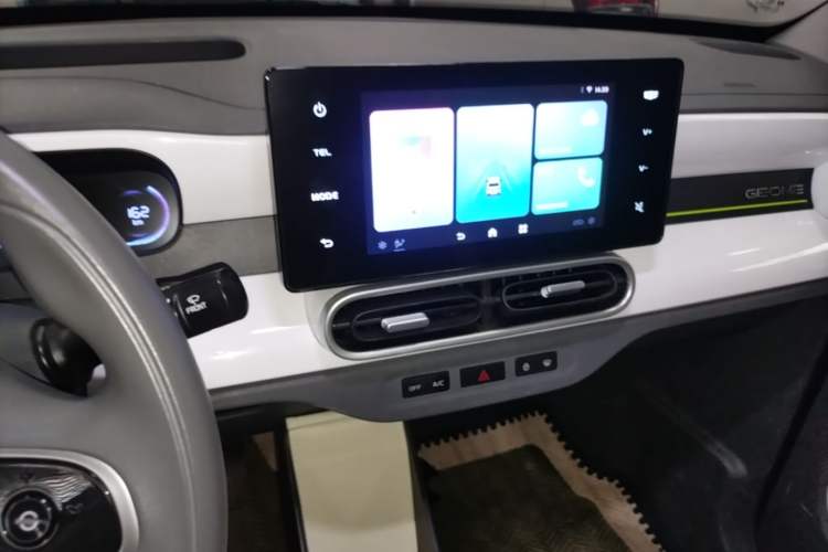 Used Geely Galaxy Panda 2025 210km Panda Kart Audio And AC Panel