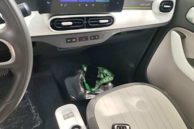 Used Geely Galaxy Panda 2025 210km Panda Kart Audio And AC Panel