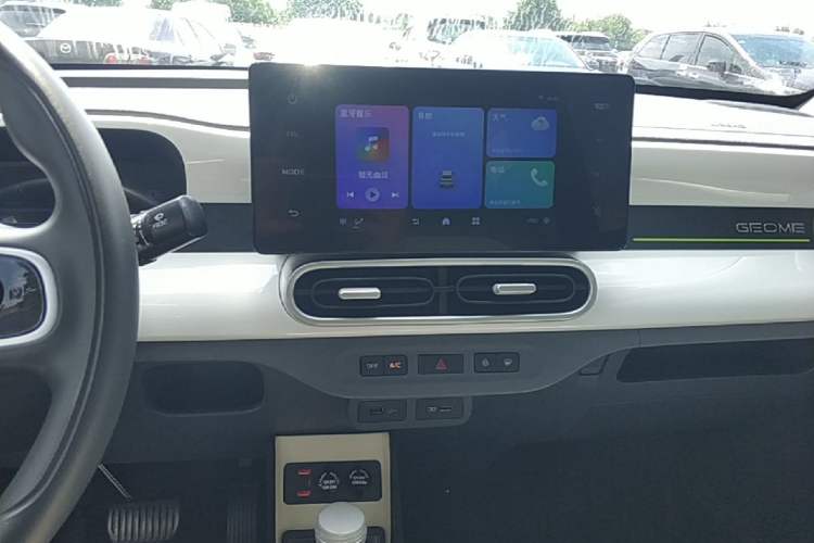 Used Geely Galaxy Panda 2025 210km Panda Kart Audio And AC Panel