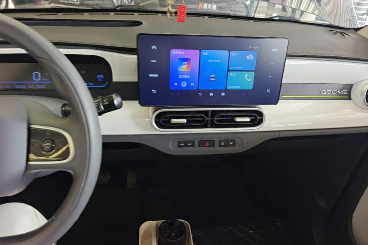 Used Geely Galaxy Panda 2025 210km Panda Kart Audio And AC Panel