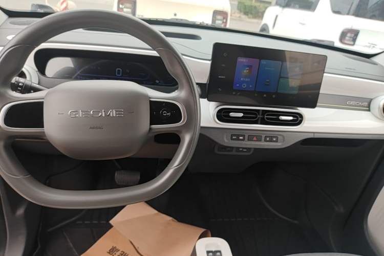 Used Geely Galaxy Panda 2025 210km Panda Kart Audio And AC Panel