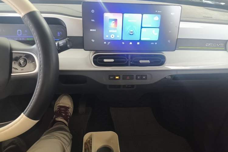 Used Geely Galaxy Panda 2025 210km Panda Kart Audio And AC Panel