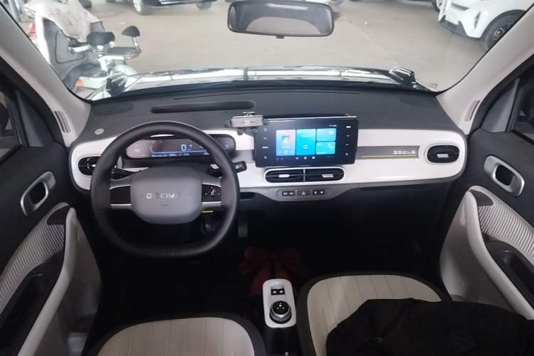 Used Geely Galaxy Panda 2025 210km Panda Kart Center Console