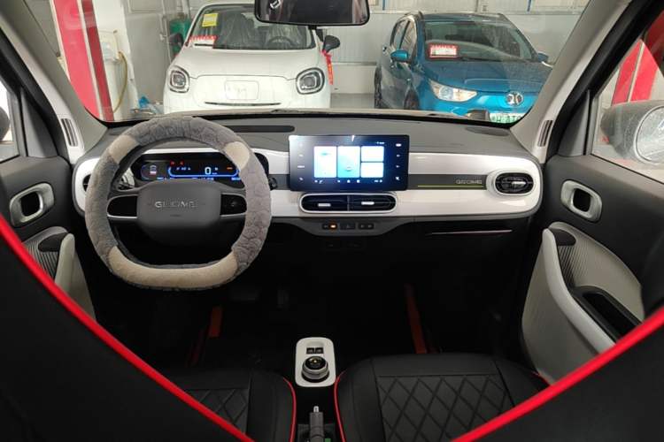 Used Geely Galaxy Panda 2025 210km Panda Kart Center Console