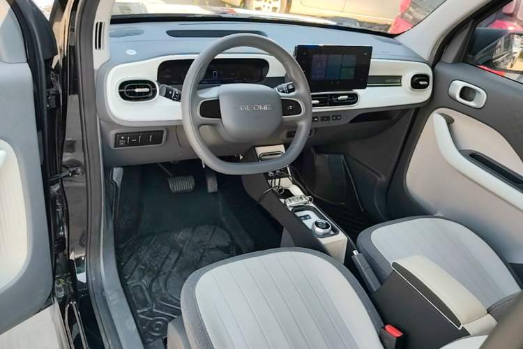 Used Geely Galaxy Panda 2025 210km Panda Kart Center Console
