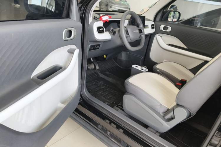Used Geely Galaxy Panda 2025 210km Panda Kart Driver Seat