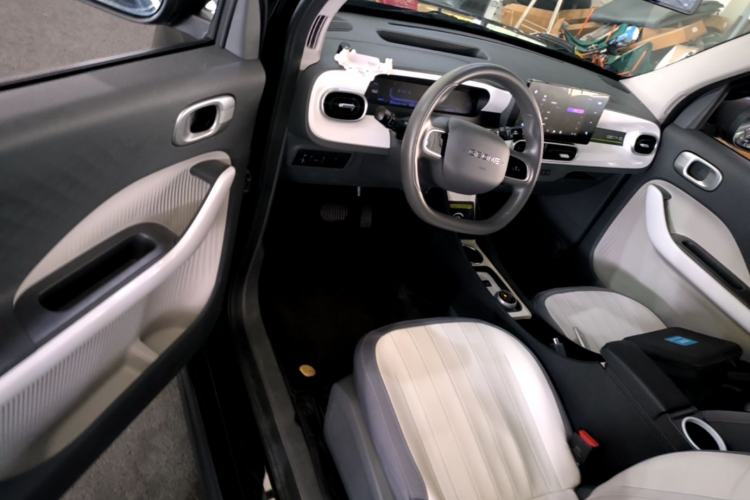 Used Geely Galaxy Panda 2025 210km Panda Kart Driver Seat