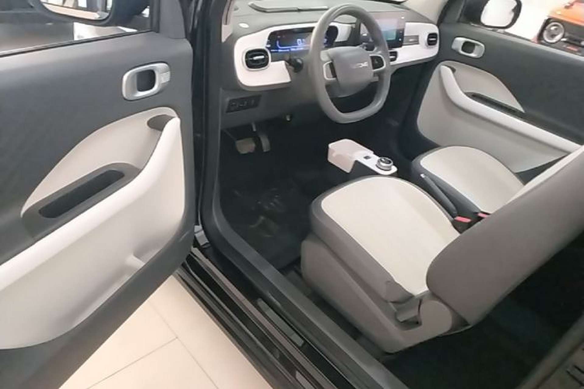 Used Geely Galaxy Panda 2025 210km Panda Kart Driver Seat