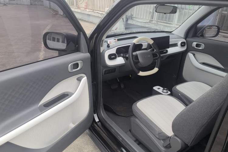 Used Geely Galaxy Panda 2025 210km Panda Kart Driver Seat