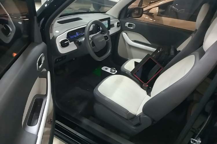 Used Geely Galaxy Panda 2025 210km Panda Kart Driver Seat