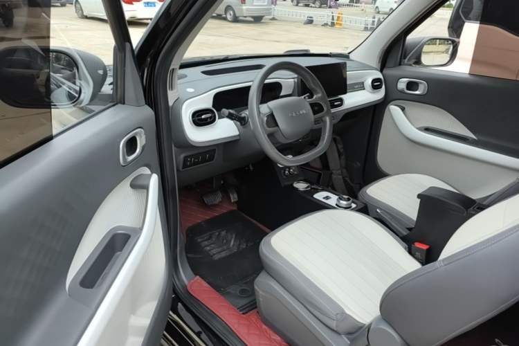 Used Geely Galaxy Panda 2025 210km Panda Kart Driver Seat