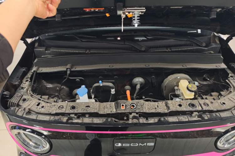 Used Geely Galaxy Panda 2025 210km Panda Kart Engine Bay