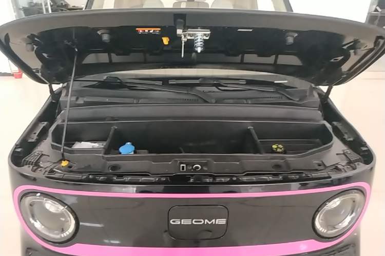Used Geely Galaxy Panda 2025 210km Panda Kart Engine Bay