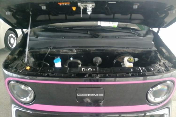 Used Geely Galaxy Panda 2025 Model 210km Panda Kart Piggy Hero Limited Edition Engine Bay