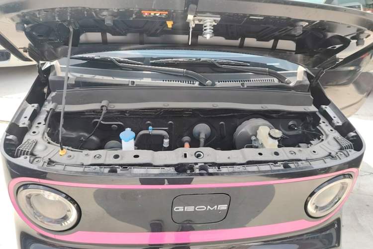 Used Geely Galaxy Panda 2025 210km Panda Kart Engine Bay