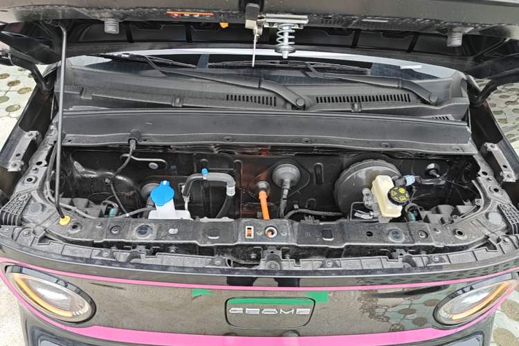 Used Geely Galaxy Panda 2025 210km Panda Kart Engine Bay