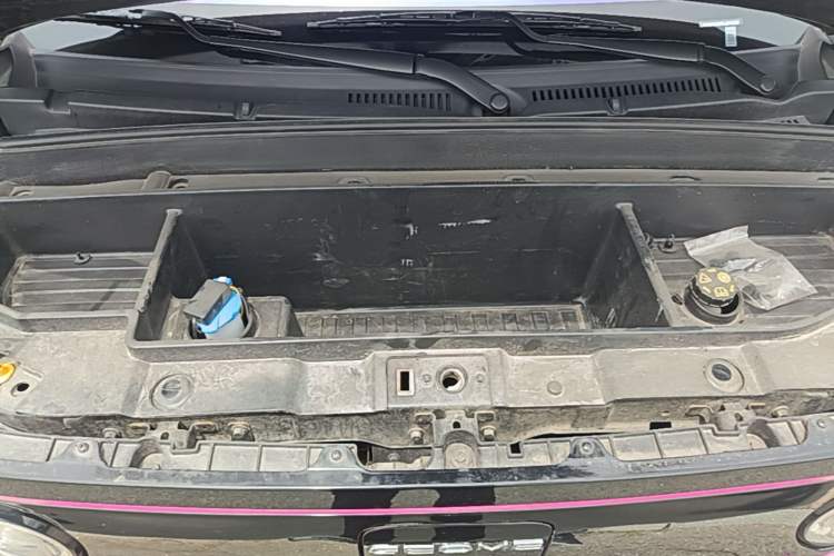 Used Geely Galaxy Panda 2025 210km Panda Kart Engine Bay