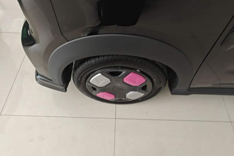 Used Geely Galaxy Panda 2025 210km Panda Kart Exterior 4