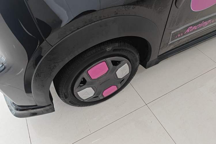 Used Geely Galaxy Panda 2025 210km Panda Kart Exterior 4