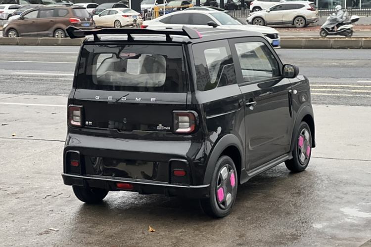 Used Geely Galaxy Panda 2025 210km Panda Kart Exterior 6