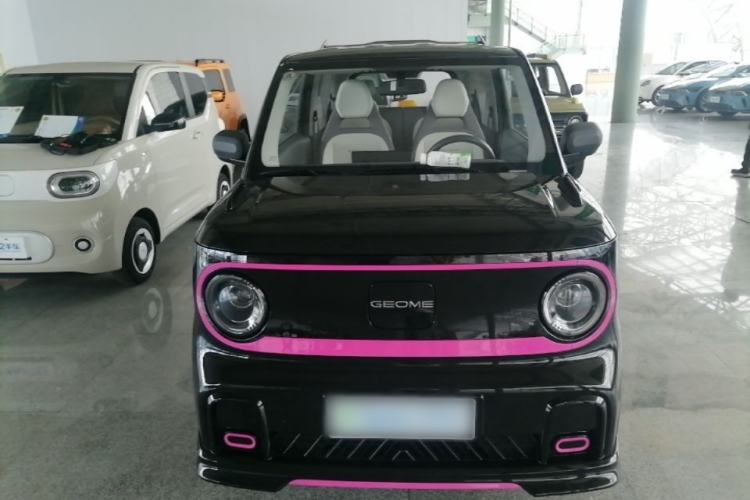 Used Geely Galaxy Panda 2025 Model 210km Panda Kart Piggy Hero Limited Edition Front