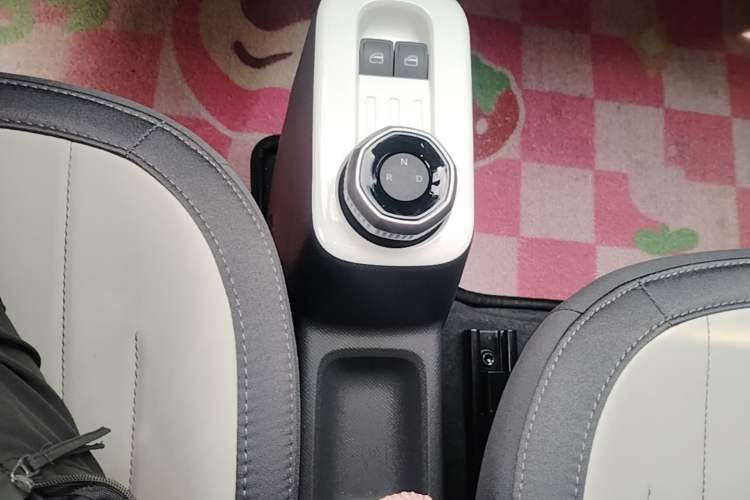 Used Geely Galaxy Panda 2025 210km Panda Rider Gear Lever