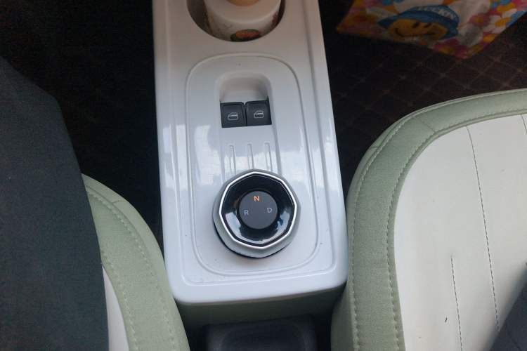 Used Geely Galaxy Panda 2025 210km Panda Rider Gear Lever