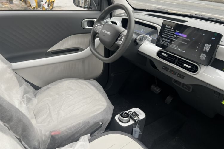 Used Geely Galaxy Panda 2025 210km Panda Kart Interior 1