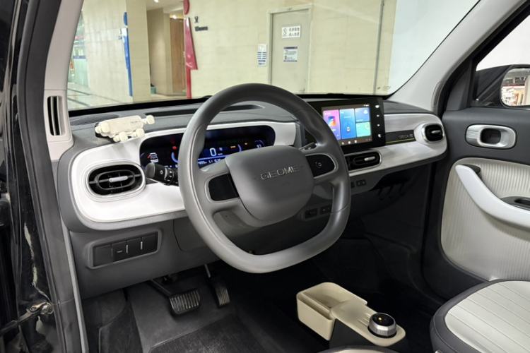 Used Geely Galaxy Panda 2025 210km Panda Kart Interior 1