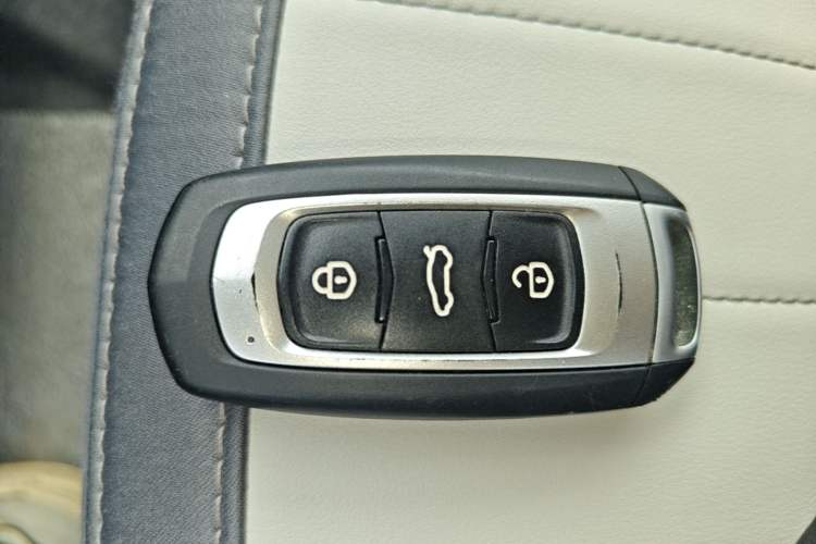Used Geely Galaxy Panda 2025 210km Panda Kart Interior 1