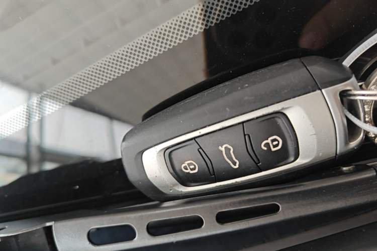 Used Geely Galaxy Panda 2025 210km Panda Kart Interior 1