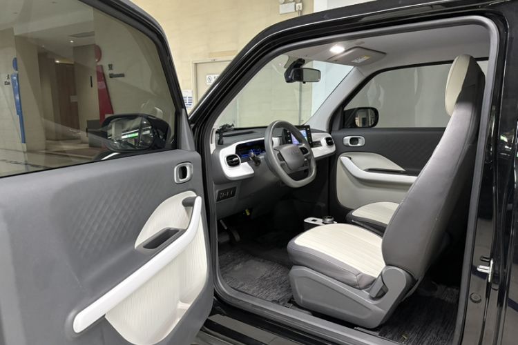 Used Geely Galaxy Panda 2025 210km Panda Kart Interior 10