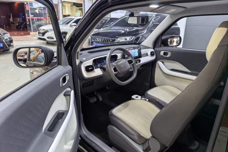 Used Geely Galaxy Panda 2025 210km Panda Kart Interior 2