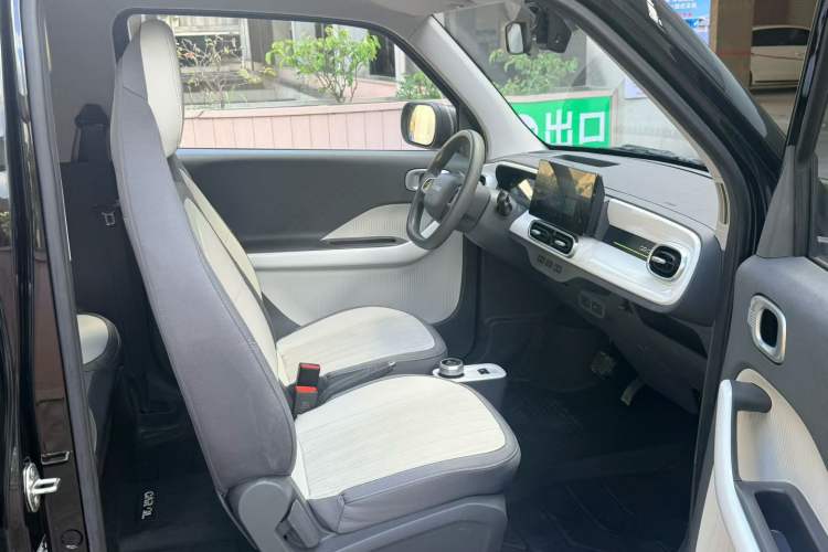 Used Geely Galaxy Panda 2025 210km Panda Kart Interior 2