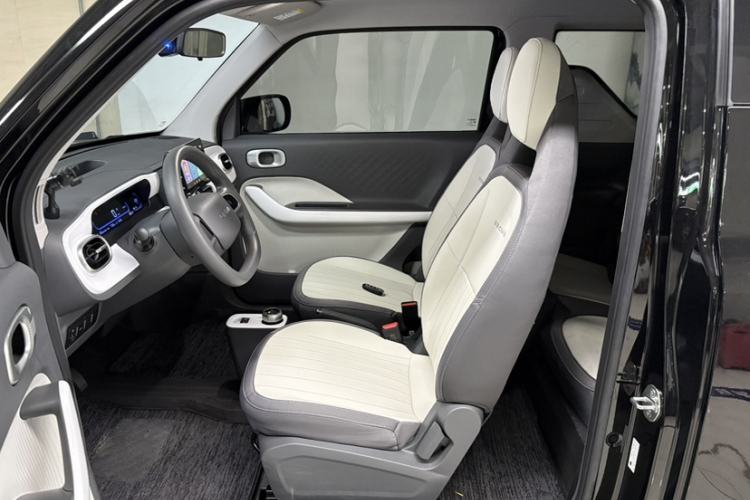 Used Geely Galaxy Panda 2025 210km Panda Kart Interior 2