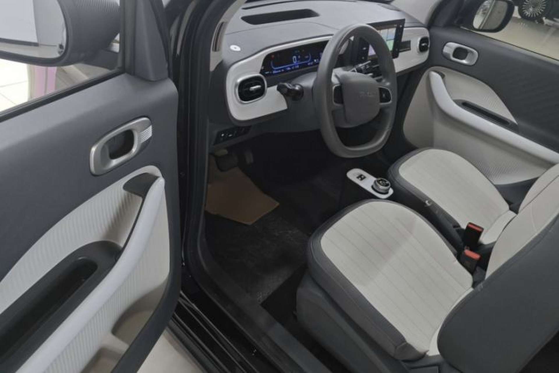 Used Geely Galaxy Panda 2025 210km Panda Kart Interior 2