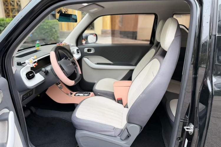 Used Geely Galaxy Panda 2025 210km Panda Kart Interior 2